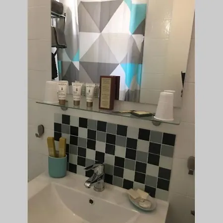 Apartment Petite Studette Centre Ville Toute Equipee Hyeres