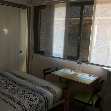 Petite Studette Centre Ville Toute Equipee Apartment Hyeres